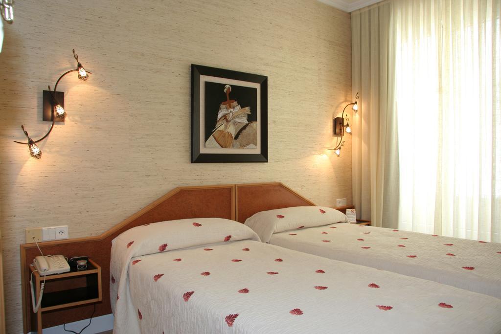 Hostal Paris Valladolid Ngoại thất bức ảnh