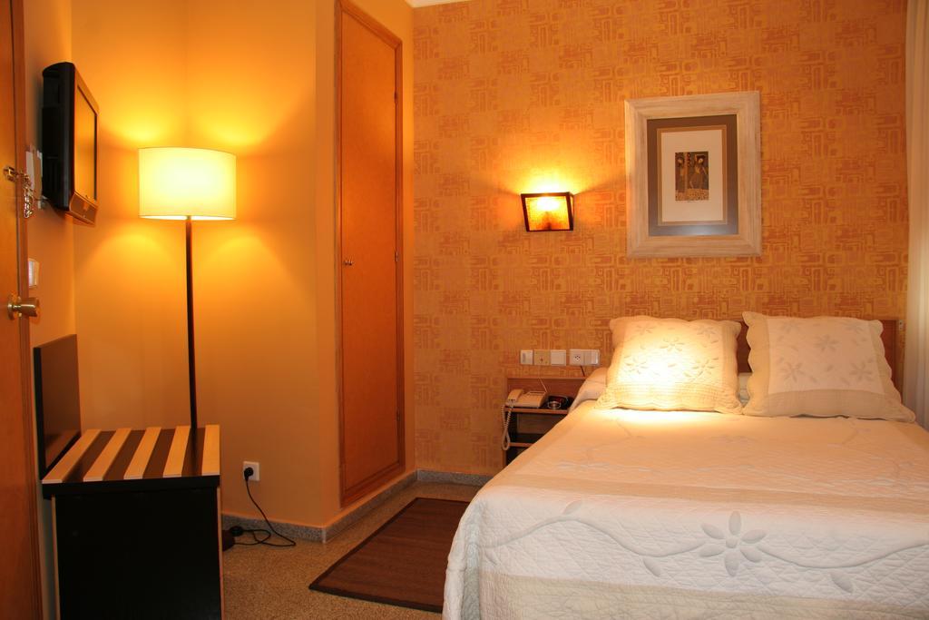 Hostal Paris Valladolid Phòng bức ảnh