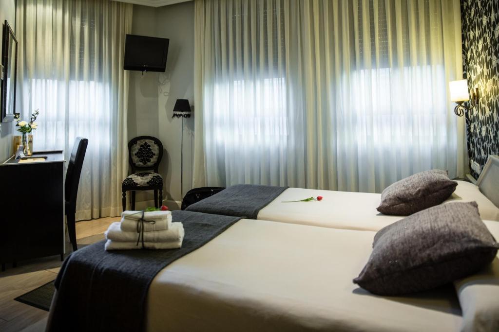 Hostal Paris Valladolid Ngoại thất bức ảnh