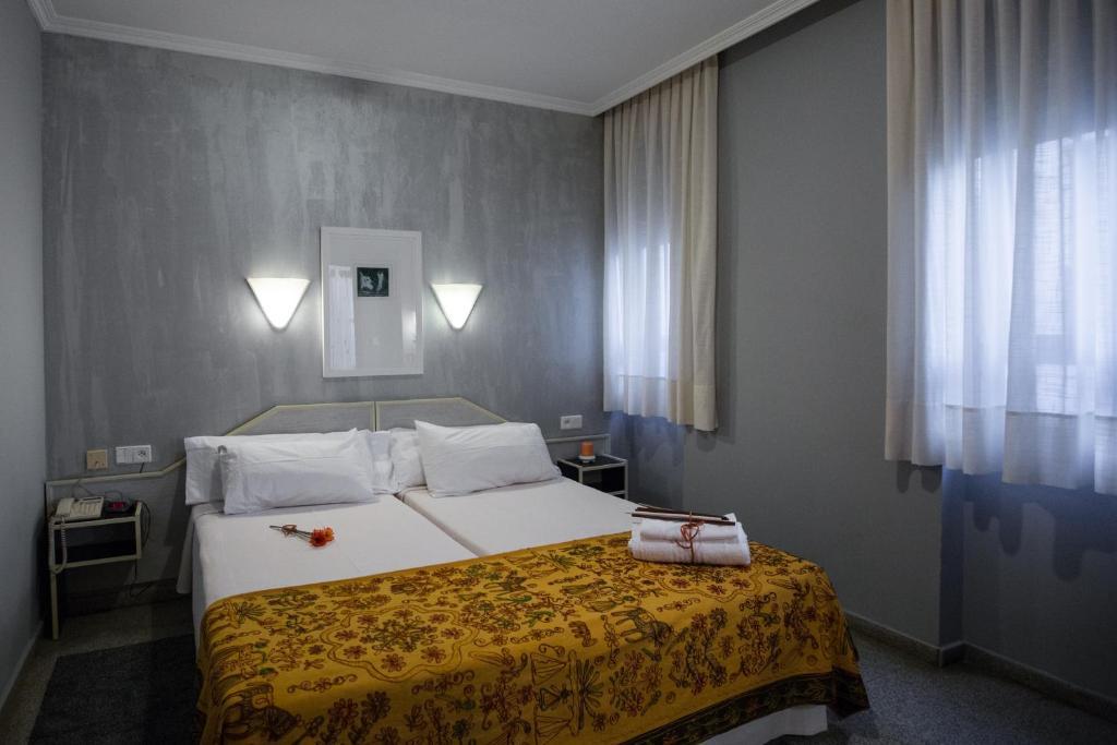 Hostal Paris Valladolid Ngoại thất bức ảnh